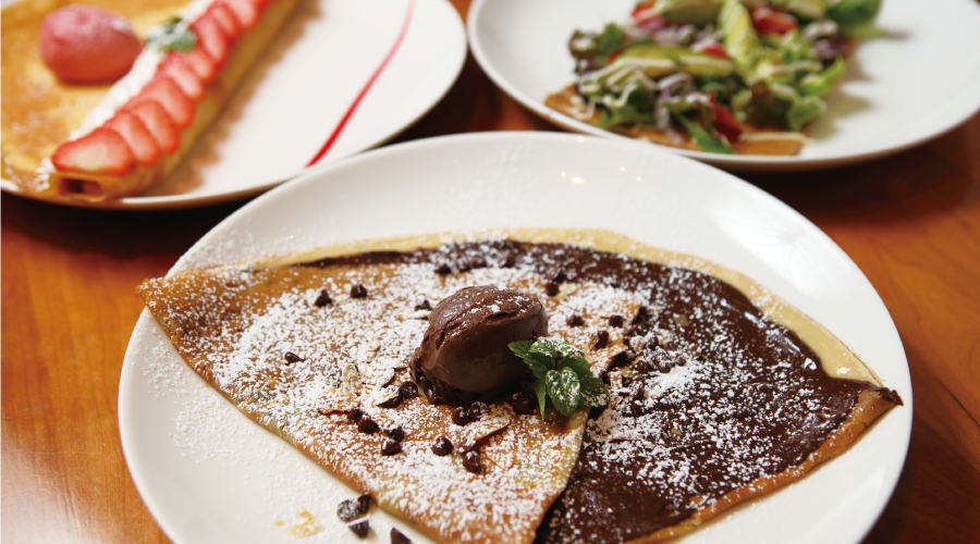 スイーツ系のクレープのほか、お食事系のガレットも